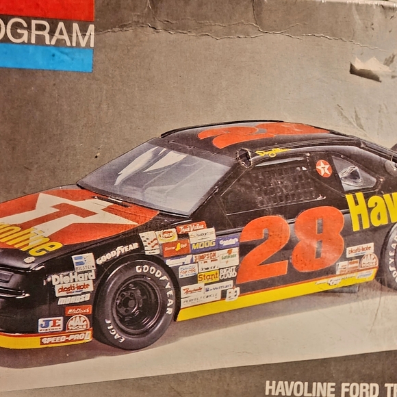 Vintage factory sealed monogram model kit - Picture 6 of 8